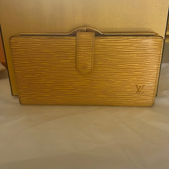 Louis Vuitton yellow epi long wallet - Picture 1 of 10